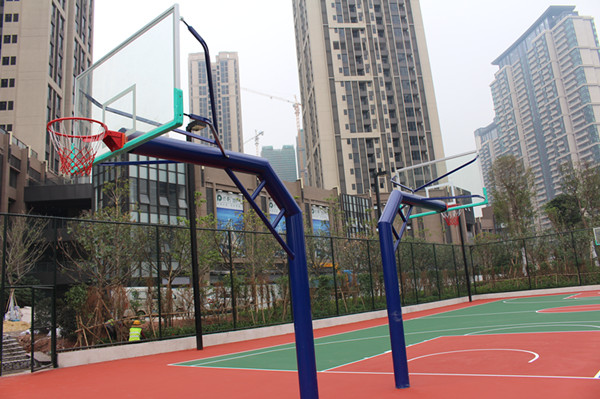 �@����@���